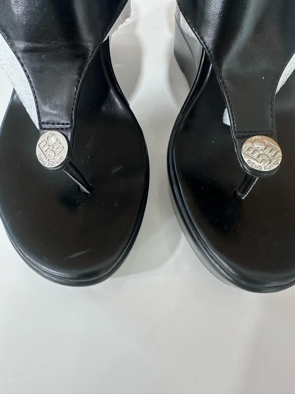 BCBGeneration Black Queenie Thong Wedge Sandals Heels Size 9M - Picture 2 of 11